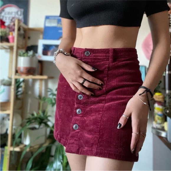 Forever 21‎ Burgundy Corduroy Button-Front Skirt Small - Picture 1 of 6